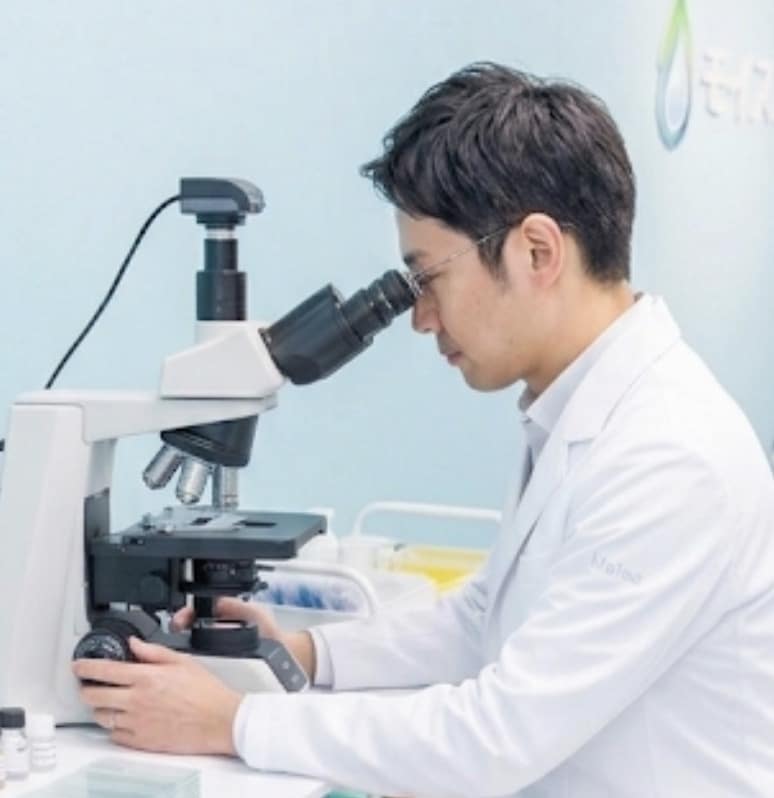 医師による診察・検査の様子