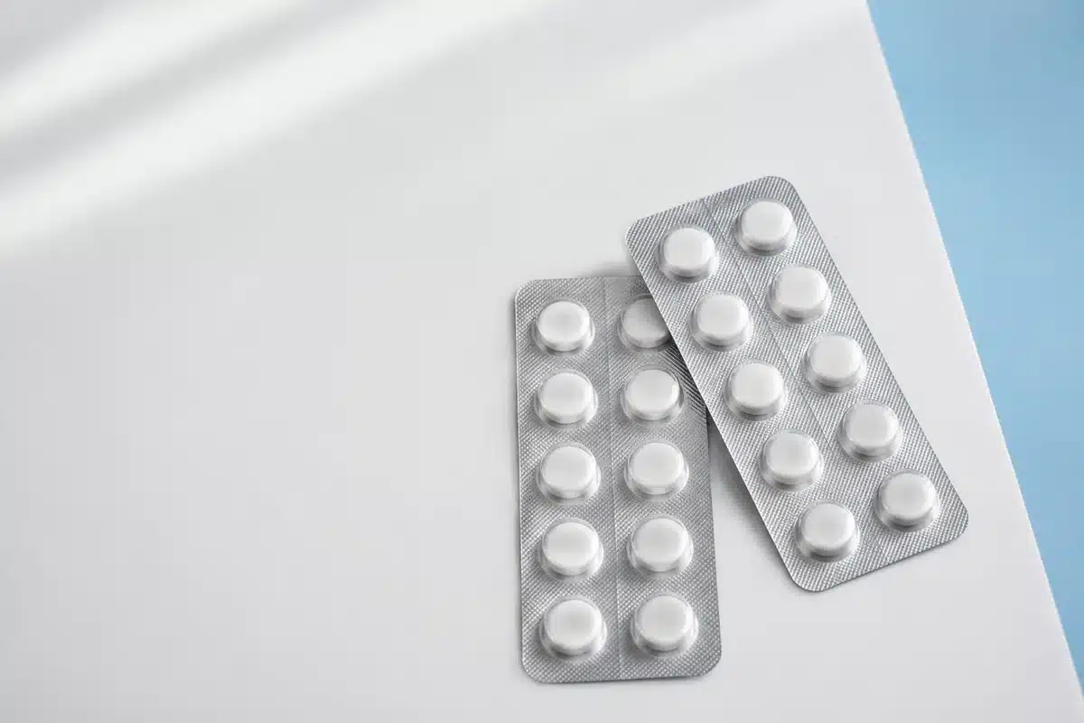 AI生成による薬のイメージ。実際の処方薬の写真ではありません。